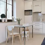H2O Apartament Z Balkonem I Garazem, 300M Plaza