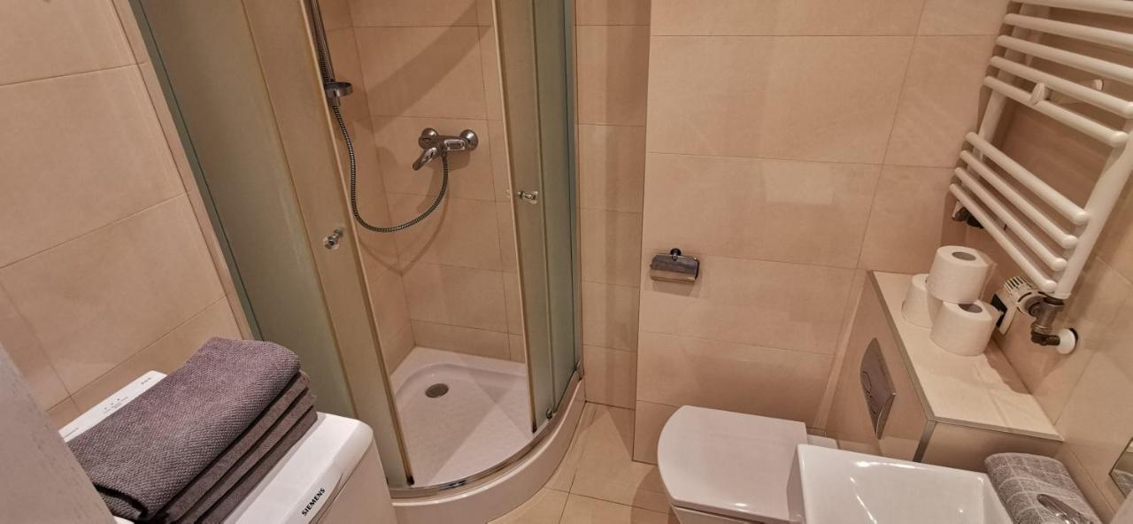 H2o Z Balkonem I Garazem, 300m Plaza Apartament *